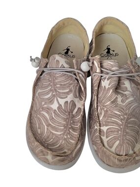 Corkys Women's Beige Leaf-Print Slip On Moccasins Size 8